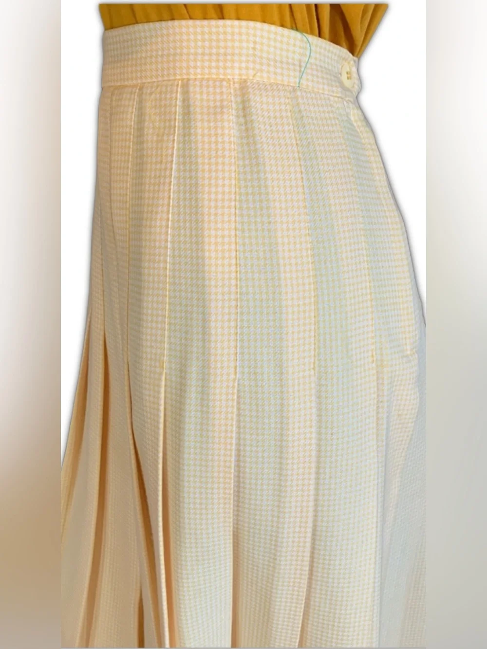 VINTAGE 1980'S YELLOW AND WHITE GINGHAM PRINT PLEATED A-LINE SKIRT (10)